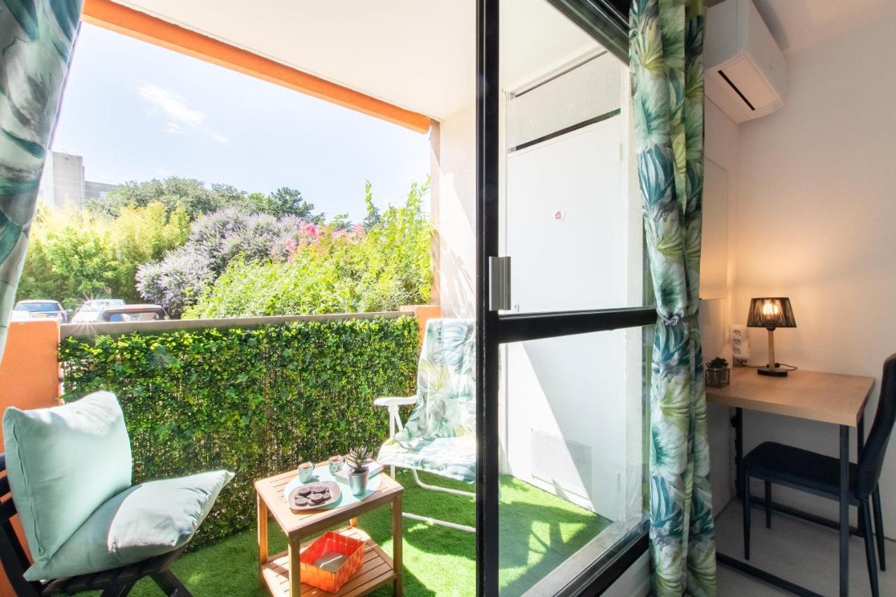 Apartmán Les Flamants Roses - Studio Avec Balcon Nîmes Exteriér fotografie