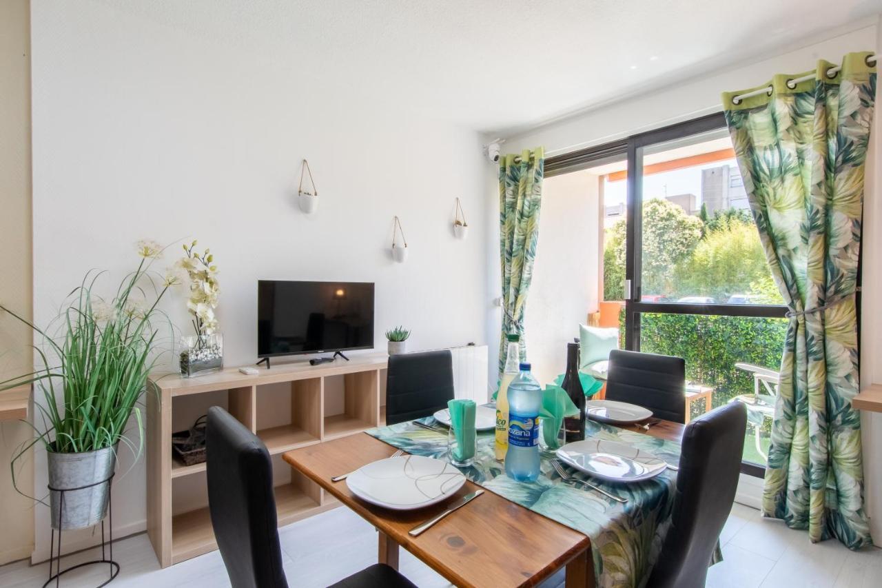 Apartmán Les Flamants Roses - Studio Avec Balcon Nîmes Exteriér fotografie